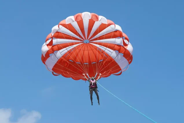 Sea sport Parasailing