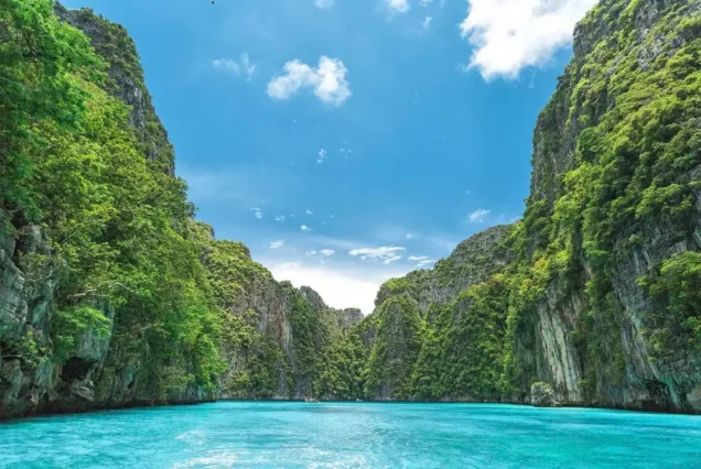 Pileh Lagoon surrounded by limestone cliff