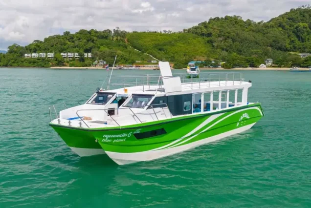 双体快艇斯米兰