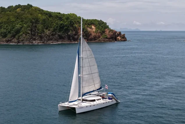 Aeolos Catamaran