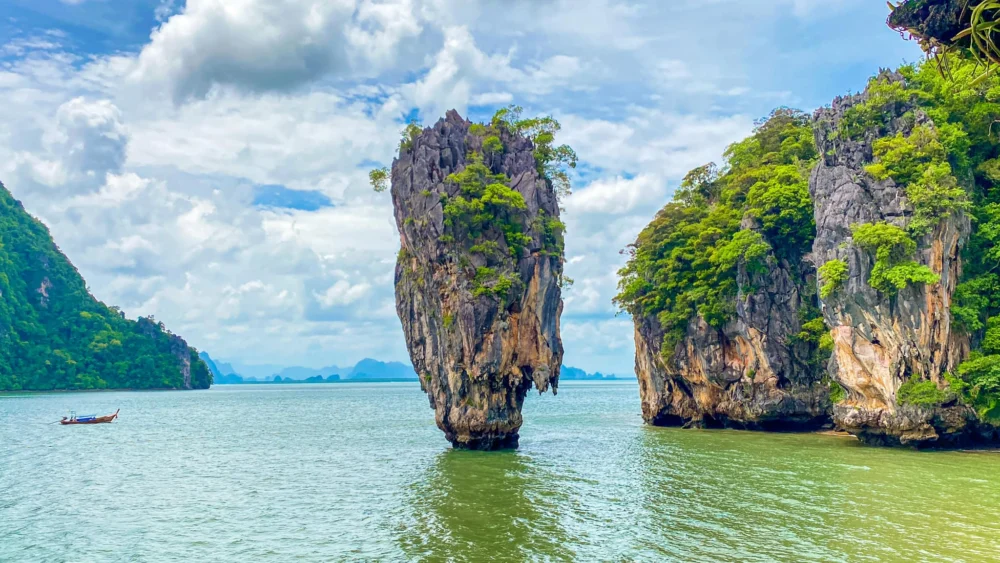 普吉岛007岛经典海上石灰岩景色,James Bond Island Tapu Island