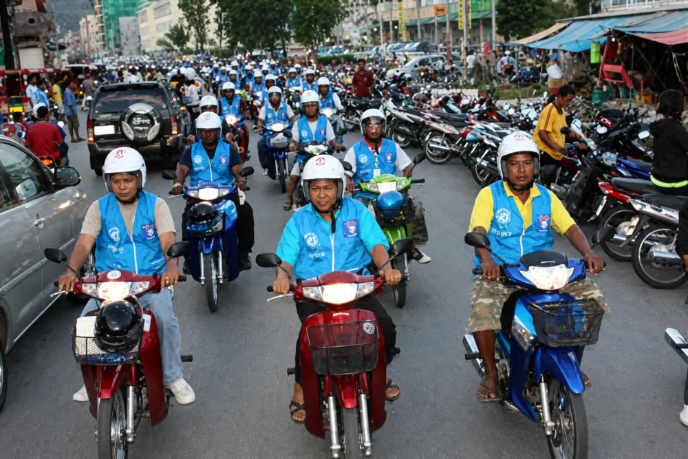 Phuket motorbike taxi suitable for one passenger travelling light