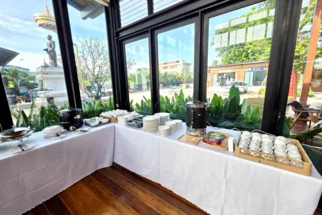 Breakfast bar at the Coco Pier lounge