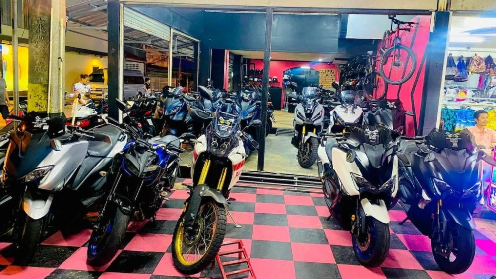 普吉岛适合有经验及合法驾照旅客使用的出租摩托车