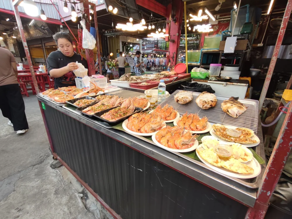 青蛙夜市普吉岛本地夜市美食