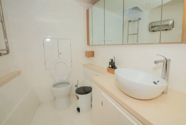 Second hotel-style washroom aboard Flying Dolphins 1