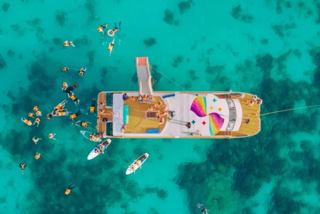 Tip-top catamaran snorkeling time