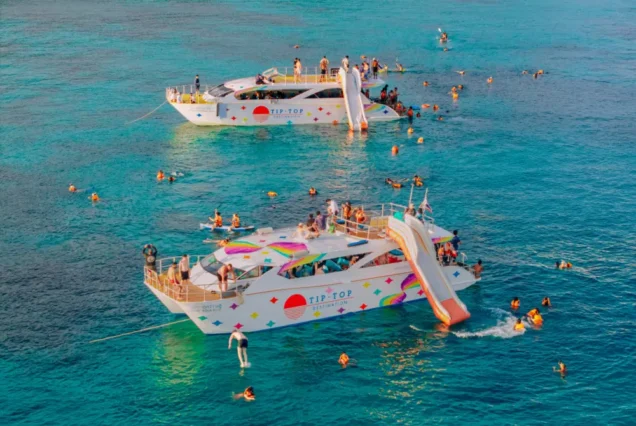 Tip-top catamaran snorkeling time
