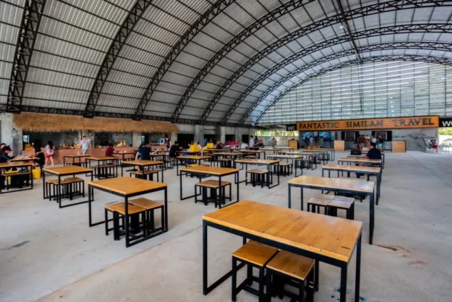 Spacious seating area at the Fantastic Similan meeting point