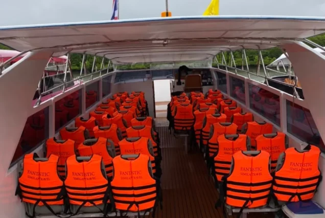 Fantastic speedboat seating with life jackets