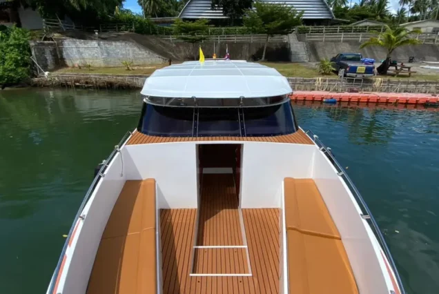 Bow of the Fantastic Similan speedboat