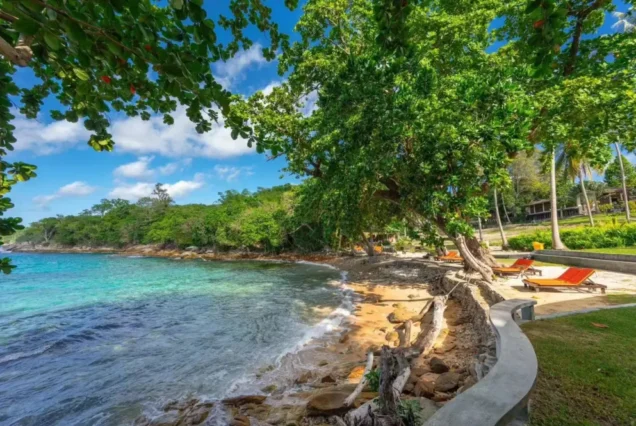 Kon Kare shoreline beside Ban Raya Resort on Racha Island