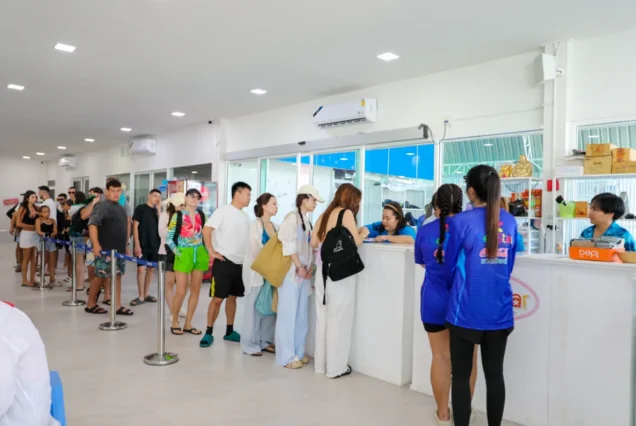 Guests checking in at the Seastar meeting point for the Similan day trip