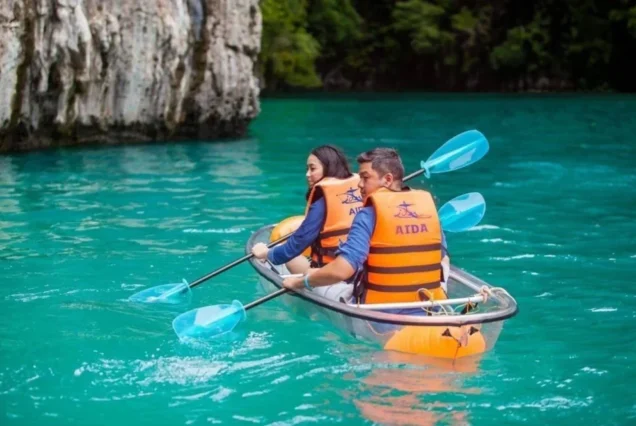 Clear kayaking during the Tip-Top island trip